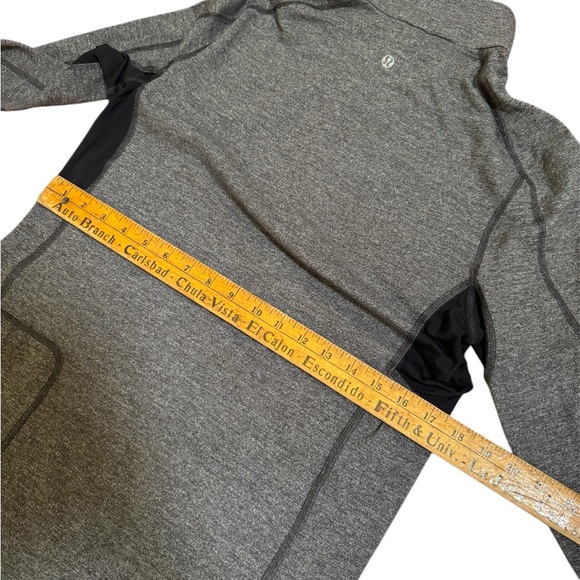 Lululemon Men's Quarter-Zip Pullover - Size M - Picture 8 of 9